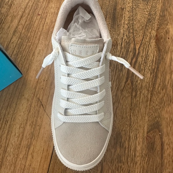 NWT Reef Lay Day Dawn Sneaker - Picture 5 of 7